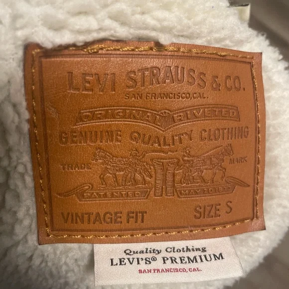 Levi's Sherpa-lined Denim Jacket - Picture 2 of 4